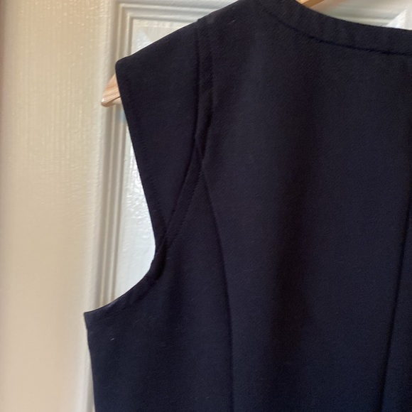 A perfect above the knee little back dress from Ann Taylor Loft! - Picture 3 of 5